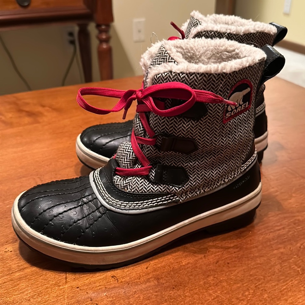 Excellent Condition Herringbone Sorel Tivoli Winter Boots
